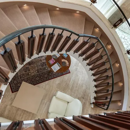 Plaza ميلانو ماريتيما