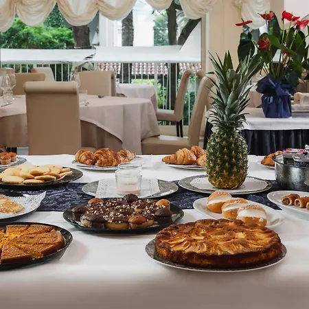 Plaza 3* Морской Милан