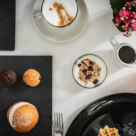 Plaza Ξενοδοχείο Μιλάνο Μαριτίμα