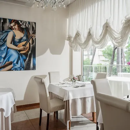 Plaza Ξενοδοχείο 3*