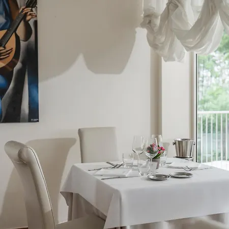 Ξενοδοχείο Plaza 3*