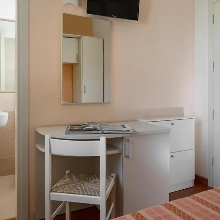 Plaza Ξενοδοχείο Μιλάνο Μαριτίμα