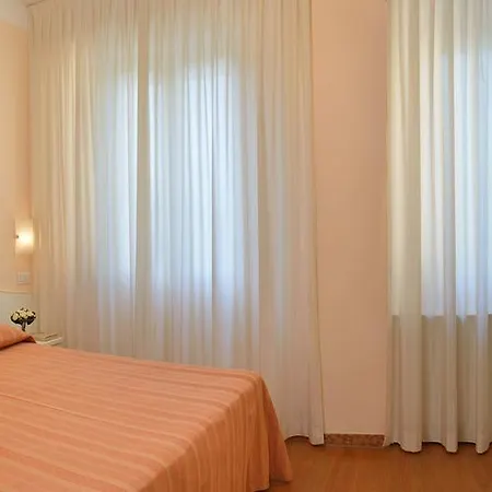 Plaza 3* Морской Милан